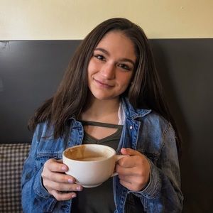 Meet your Posher, Gabriela